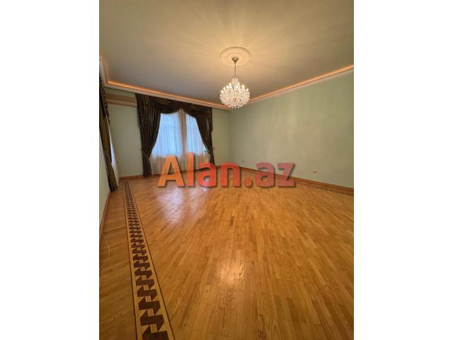 8 ci mkr 5 otaqlı mənzil satılır