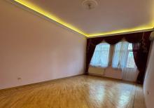 8 ci mkr 5 otaqlı mənzil satılır