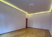 8 ci mkr 5 otaqlı mənzil satılır