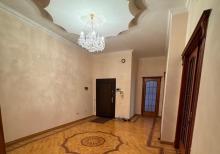 8 ci mkr 5 otaqlı mənzil satılır