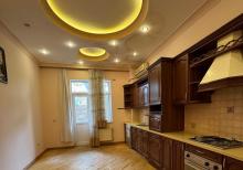 8 ci mkr 5 otaqlı mənzil satılır