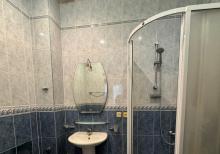 8 ci mkr 5 otaqlı mənzil satılır