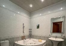 8 ci mkr 5 otaqlı mənzil satılır