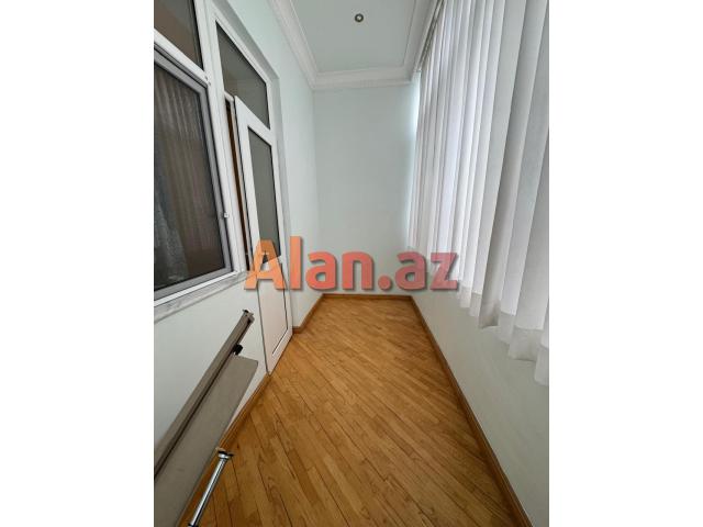 8 ci mkr 5 otaqlı mənzil satılır