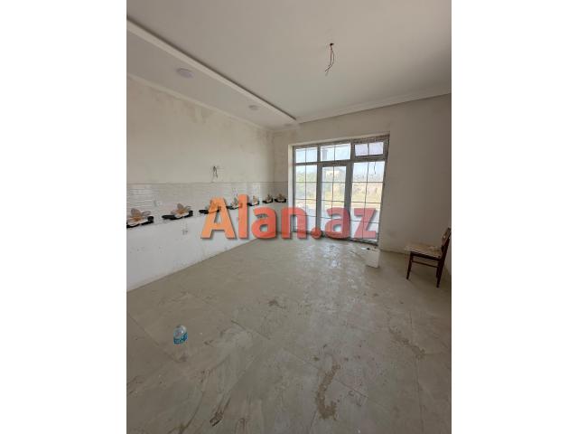 Təcili Buzovnada 14sotda 4otaqlı bağ evi satılır