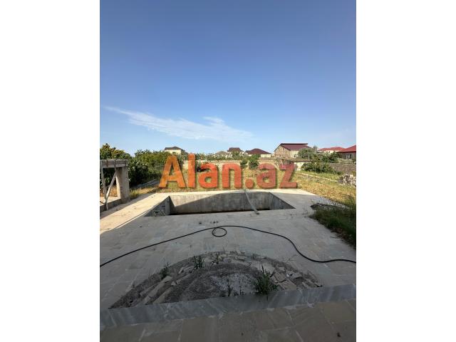 Təcili Buzovnada 14sotda 4otaqlı bağ evi satılır