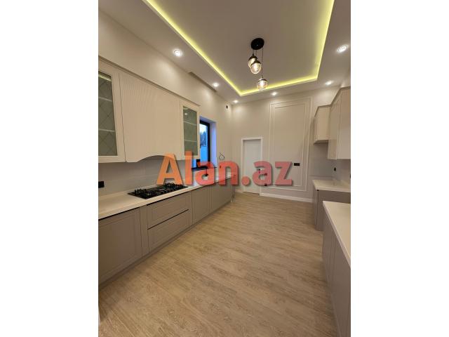 Mərdəkanda bağ evi satılır