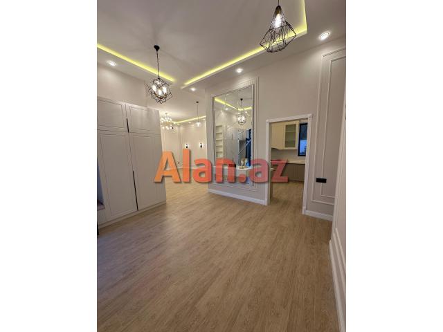 Mərdəkanda bağ evi satılır