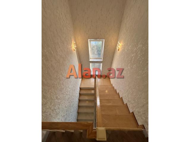 Mərdəkan yolunda 2 mərtəbəli həyət evi satılır