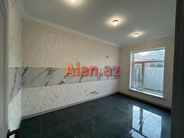 Mərdəkan yolunda 2 mərtəbəli həyət evi satılır