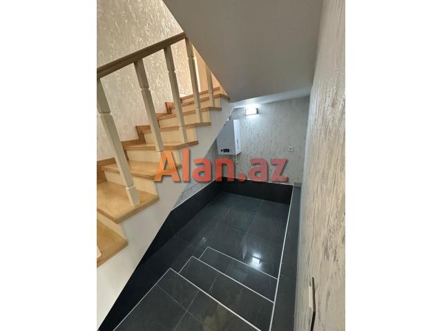 Mərdəkan yolunda 2 mərtəbəli həyət evi satılır