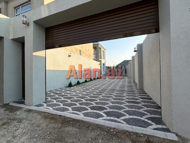 Mərdəkan yolunda 2 mərtəbəli həyət evi satılır