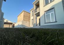 Mərdəkan yolunda 2 mərtəbəli həyət evi satılır