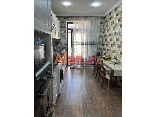 Buzovnada 5 otaqlı həyət evi satılır