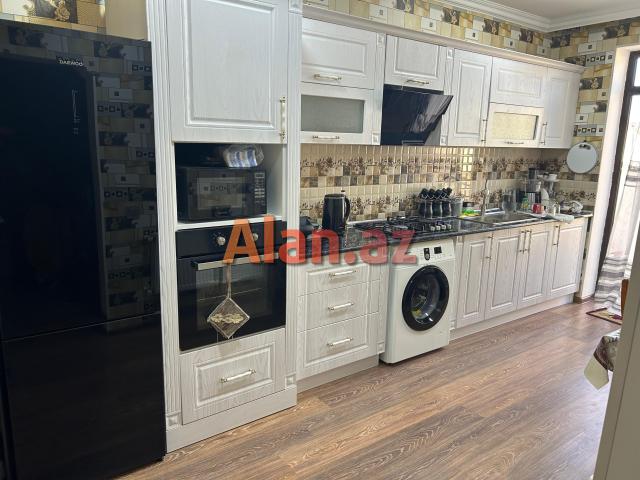 Buzovnada 5 otaqlı həyət evi satılır