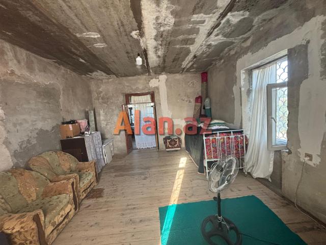 Buzovnada həyət evi satılır