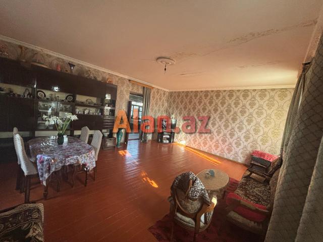 Buzovnada həyət evi satılır