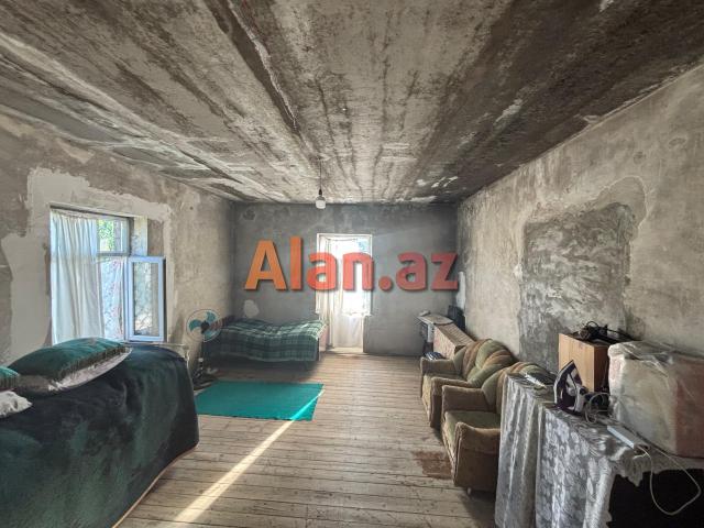 Buzovnada həyət evi satılır