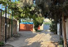 Buzovnada həyət evi satılır