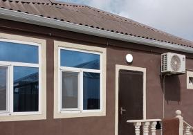 Buzovna-Maştağa yolunda həyət evi satılır