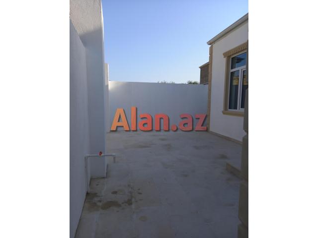 Novxanida Denize Yaxin Super Temirli 3 Otaqli Bag Evi Satilir