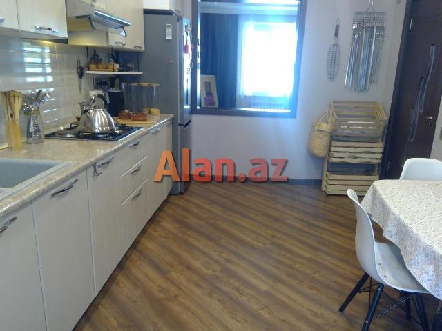 Buzovnada bağ evi satılır