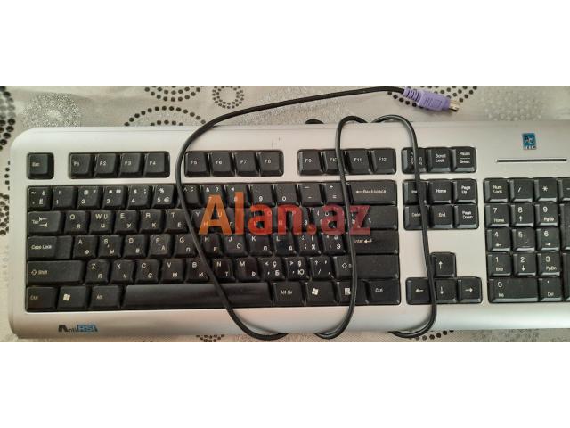 Stol üstü kompüter üçün Klaviaturalar