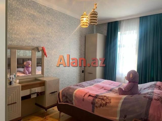 Albalıda həyət evi satılır