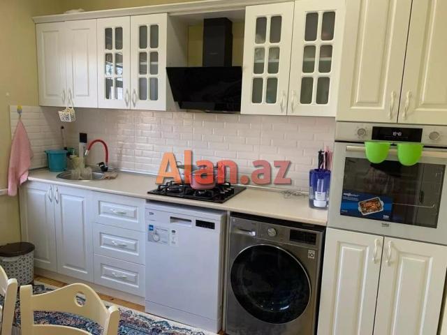 Albalıda həyət evi satılır