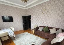 Buzovna-Mərdəkan yolunda həyət evi satılır