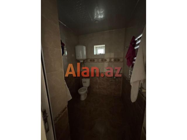 Buzovna-Mərdəkan yolunda həyət evi satılır