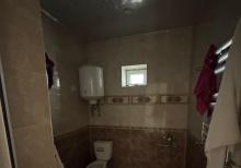 Buzovna-Mərdəkan yolunda həyət evi satılır