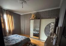 Buzovna-Mərdəkan yolunda həyət evi satılır