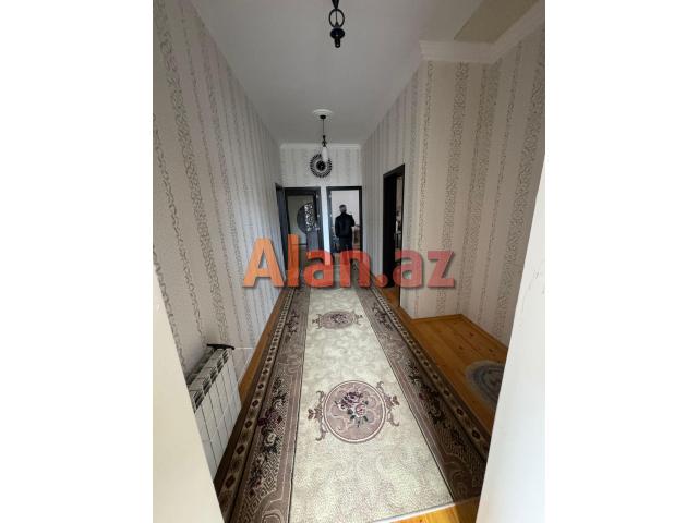 Buzovna-Mərdəkan yolunda həyət evi satılır