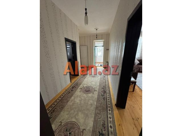 Buzovna-Mərdəkan yolunda həyət evi satılır