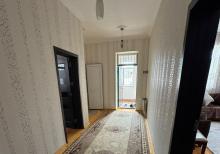 Buzovna-Mərdəkan yolunda həyət evi satılır