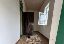 Buzovna-Mərdəkan yolunda həyət evi satılır