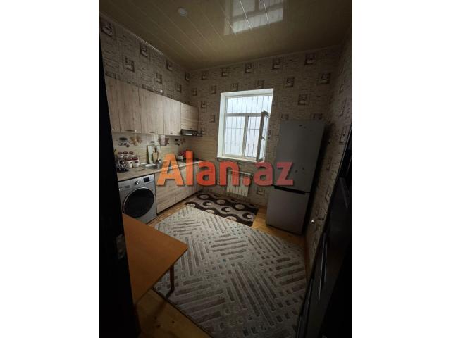 Buzovna-Mərdəkan yolunda həyət evi satılır