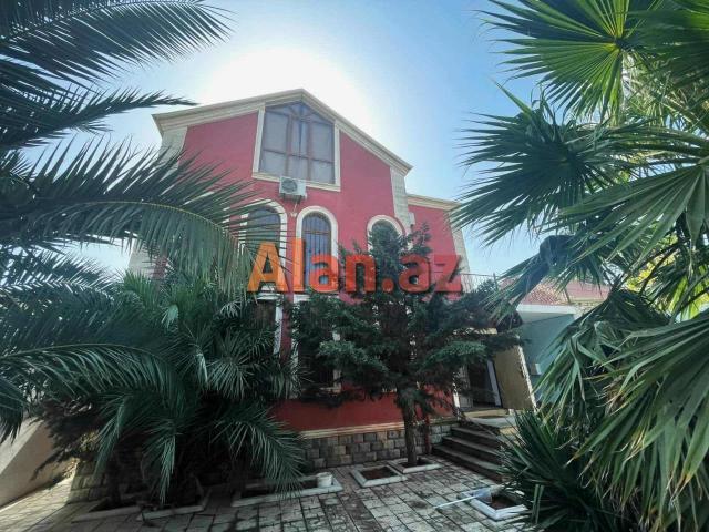 Buzovna-Maştağa yolunda həyət evi satılır