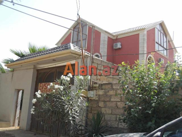 Buzovna-Maştağa yolunda həyət evi satılır