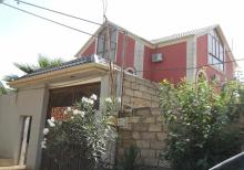 Buzovna-Maştağa yolunda həyət evi satılır