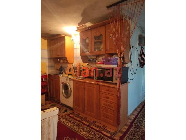 Buzovna-Maştağa yolunda həyət evi satılır