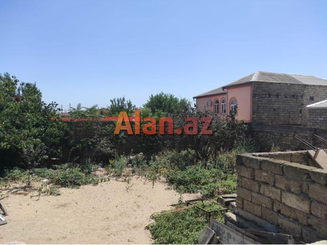 Buzovna-Maştağa yolunda həyət evi satılır