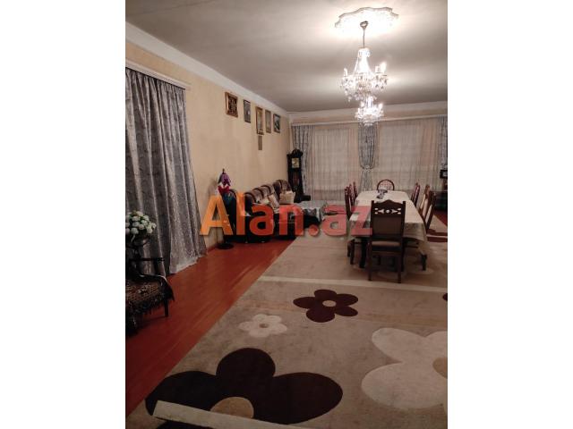 Buzovna-Maştağa yolunda həyət evi satılır