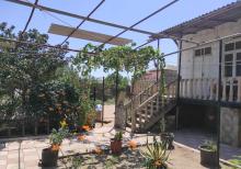 Buzovna-Maştağa yolunda həyət evi satılır