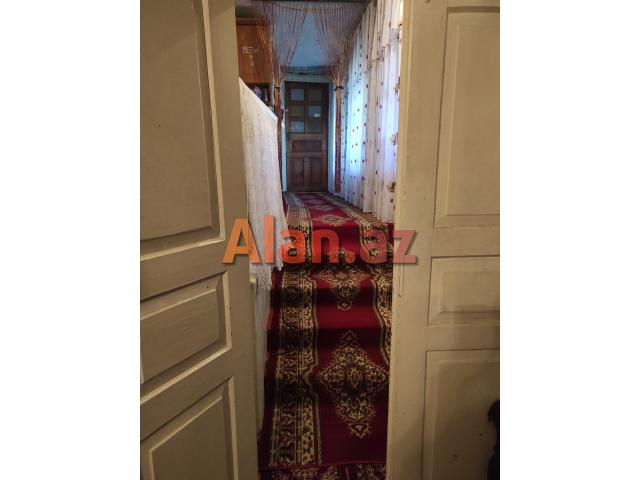 Buzovna-Maştağa yolunda həyət evi satılır