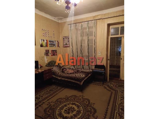 Buzovna-Maştağa yolunda həyət evi satılır