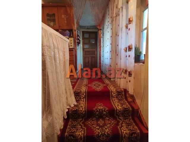 Buzovna-Maştağa yolunda həyət evi satılır