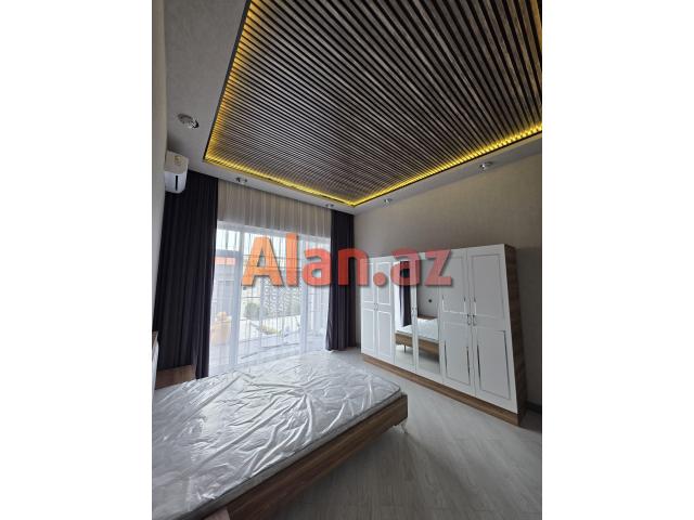 Mərdəkanda bağ evi satılır