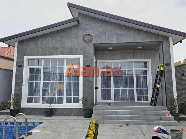 Mərdəkanda bağ evi satılır